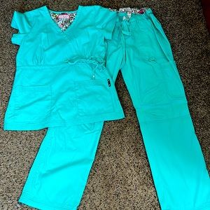 Koi scrub set size small